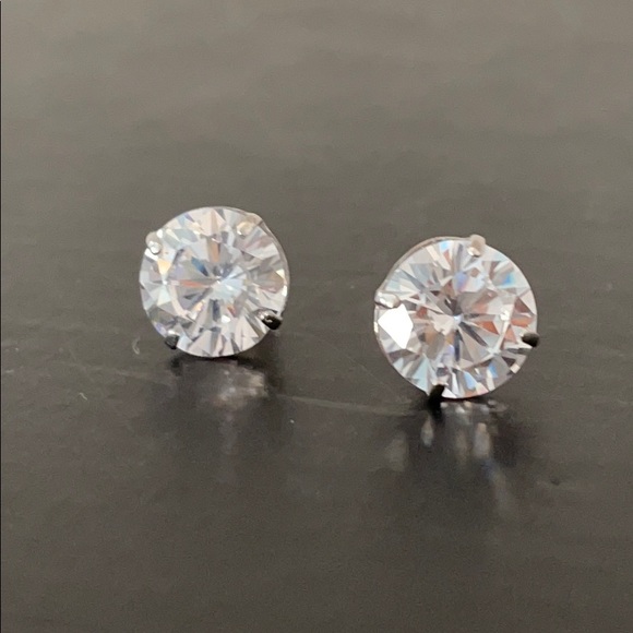 FOREVER 14KWHITE GOLD CUBIC ZIRCONIA EARRINGS NIB - Picture 2 of 16